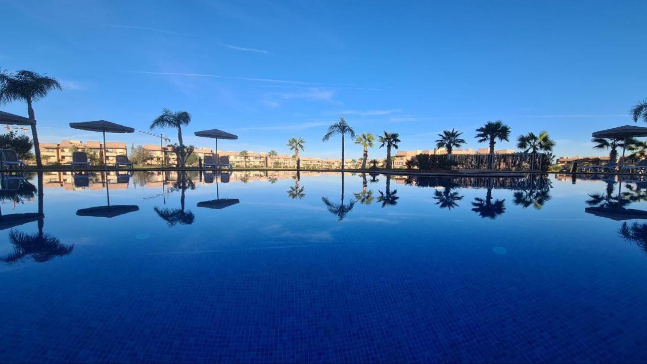 Mini-Villa Situee Dans Une Residence Prestigia A Marrakech, Avec Une Vue Sur La Piscine Et Le Golf Une Securite 24H Sur 24 Et Une Proximite Ideale De L Aeroport 5 Minutes C Est Une Offre Parfaite Pour Des Vacances Marrakesh Exterior foto
