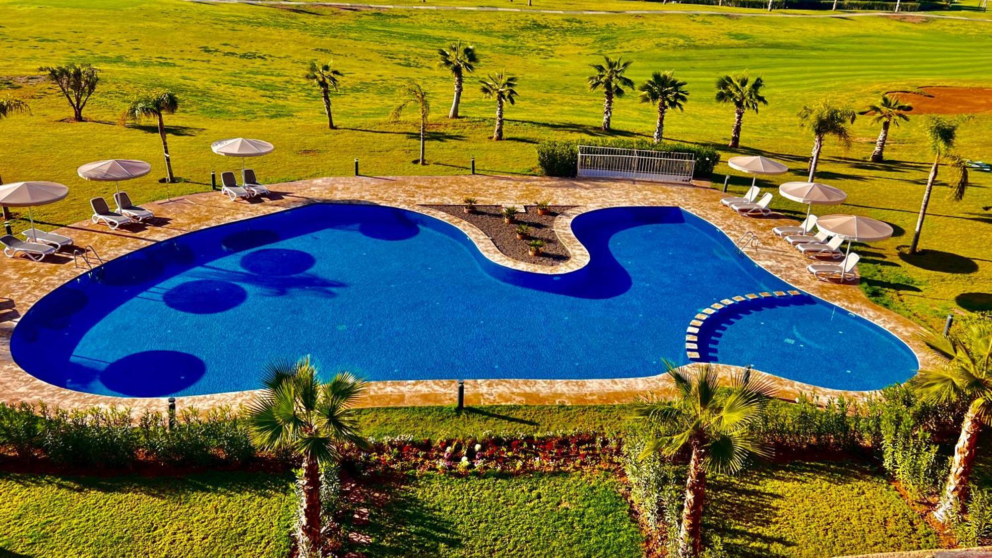 Mini-Villa Situee Dans Une Residence Prestigia A Marrakech, Avec Une Vue Sur La Piscine Et Le Golf Une Securite 24H Sur 24 Et Une Proximite Ideale De L Aeroport 5 Minutes C Est Une Offre Parfaite Pour Des Vacances Marrakesh Exterior foto